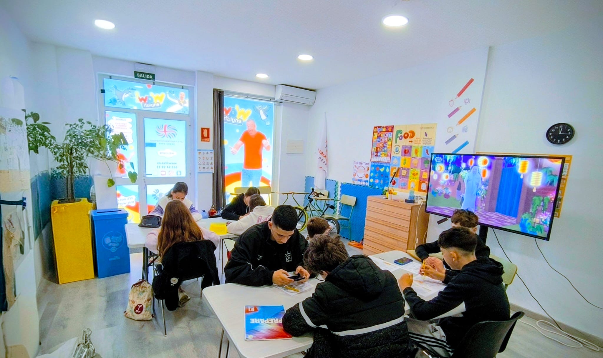 El día a día en LTES en Let’s Talk English School — momento 1