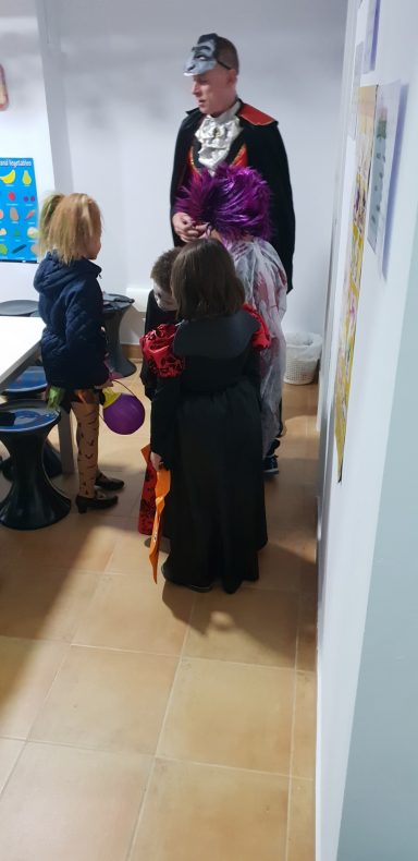 Halloween en Let’s Talk English School — momento 2