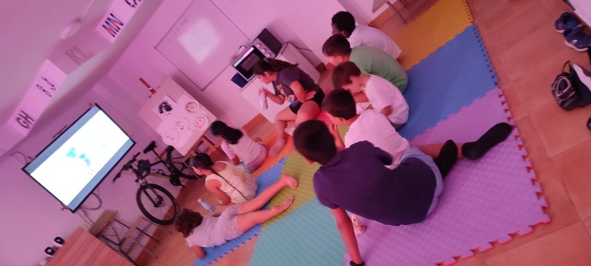 Alumnos disfrutando de una actividad WOW! English 3